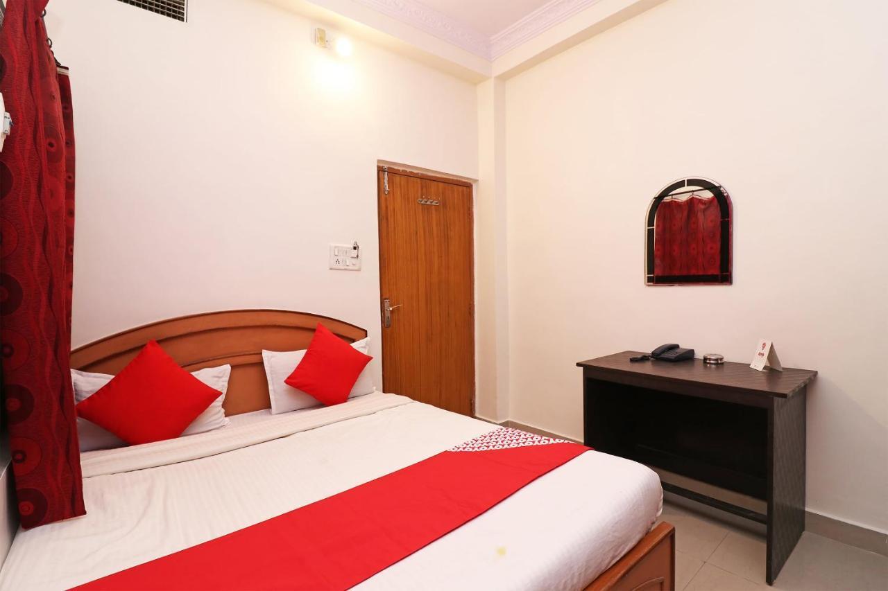 Oyo 1021 Hotel Gayatri Residency Tirath Exterior photo
