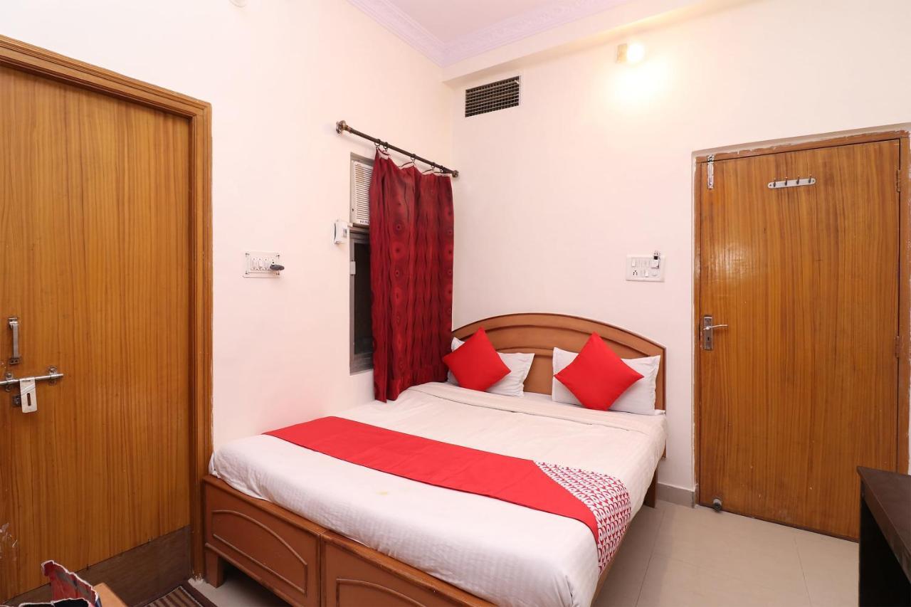 Oyo 1021 Hotel Gayatri Residency Tirath Exterior photo