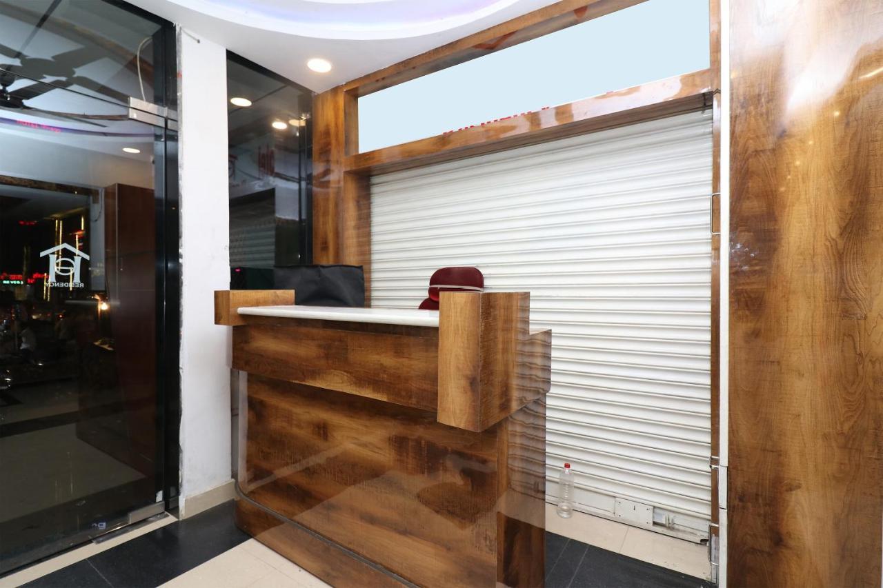 Oyo 1021 Hotel Gayatri Residency Tirath Exterior photo